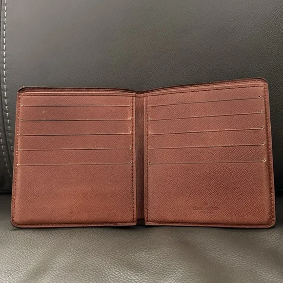 Louis Vuitton Monogram bifold wallet.FREE SHIPPING! - Picture 7 of 7